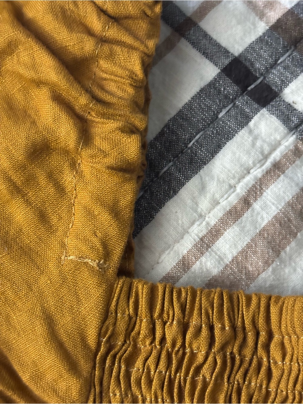 Marigold Linen Puff-Sleeve Smocked Women's Top - Picture 4 of 17